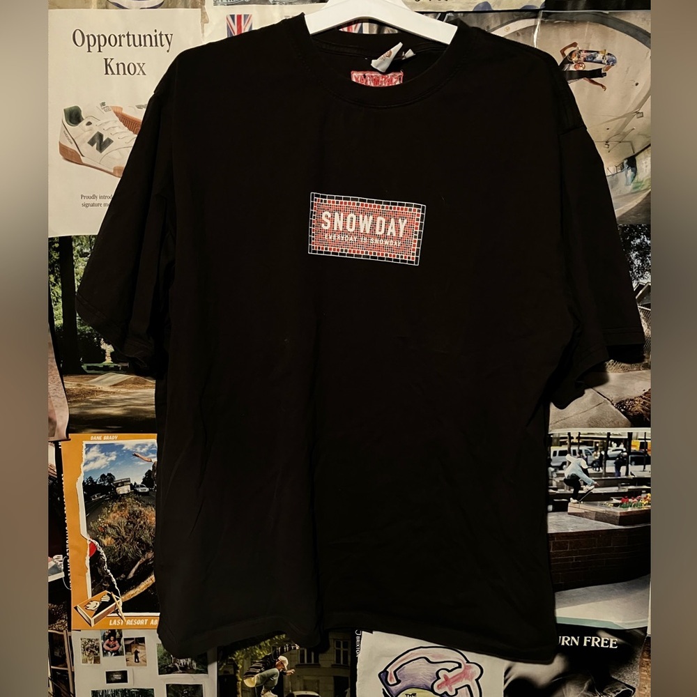 Snowday "Every day is snow day" Box logo Streetwear Graphic Tee Size XL